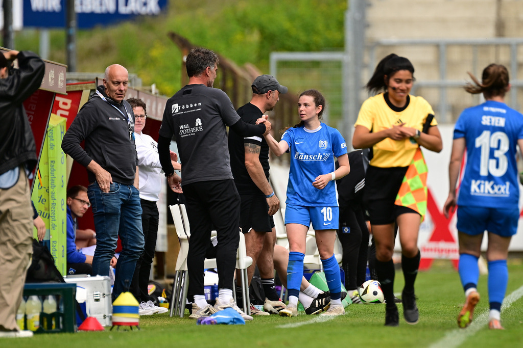Fußball I Frauen I Saison 2024-2025 I 2. Bundesliga I 26. Spieltag I SV Meppen - Hamburger SV | Der Sportfotograf. - Realisiert mit Pictrs.com