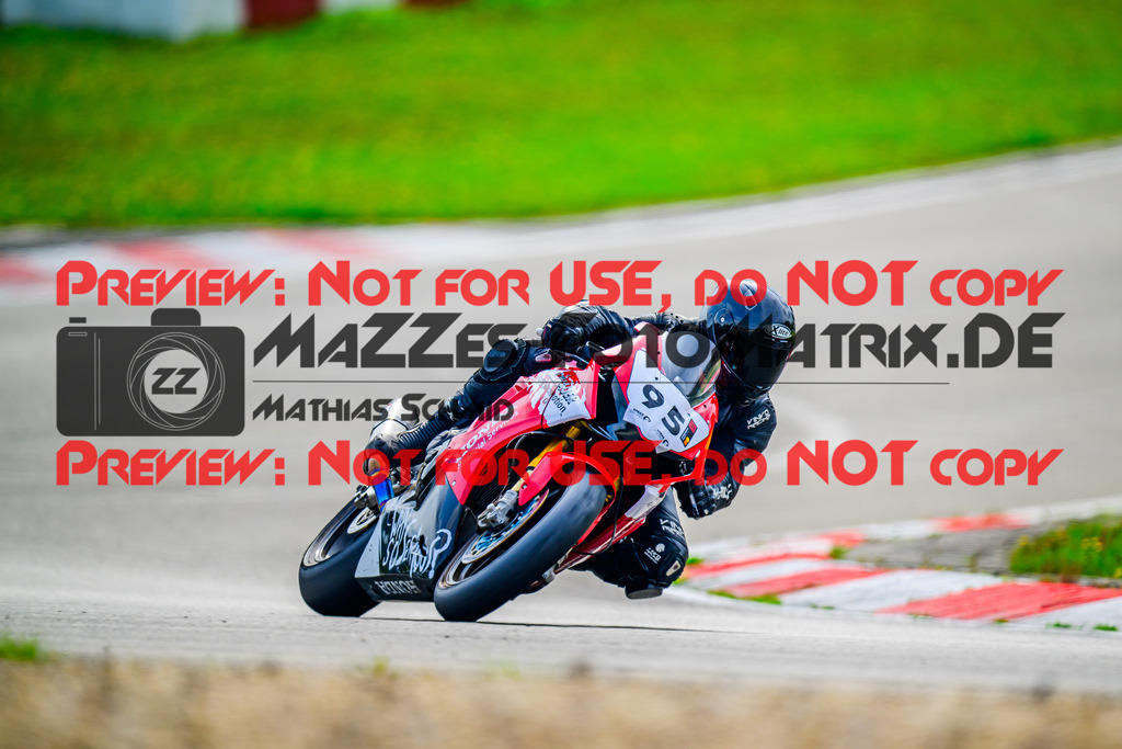 MaZZes_FotoMatrix_240910_6007705_8779 | ROT