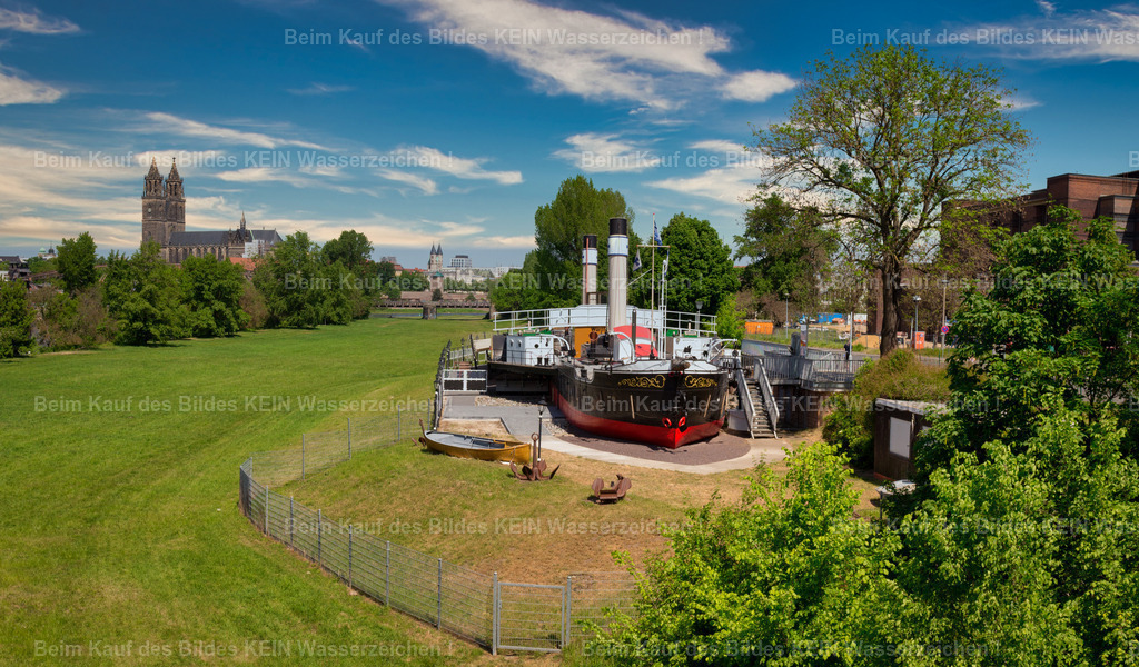 Magdeburg Württemberg | Schiffsmuseum Württemberg am Elbufer und Dom im Hintergrund - Realizado com Pictrs.com