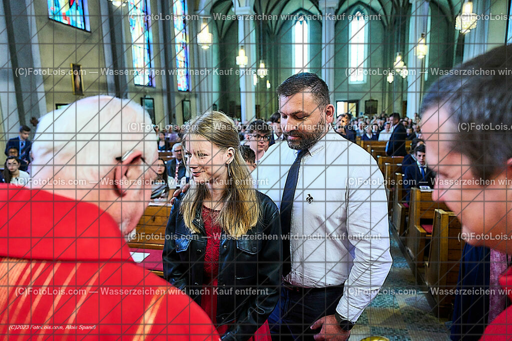 ALP2409_Pfarrfirmung Wieselburg_Sakrament der Firmung | (C)FotoLois.com, Alois Spandl, Pfarrfirmung in Wieselburg mit Firmspender Eduard Gruber (ehemaliger Generalvikar der Diözese St. Pölten), Sa 3. Juni 2023.