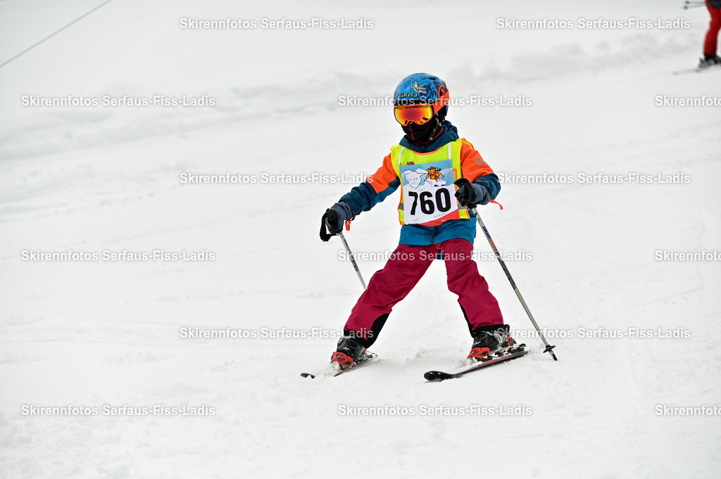 SRF_20.02.2026_0889 | Skirennfotos,Serfaus,Fiss,Ladis,Kinderskirennen,Winter,Tirol,Oberland,skirace,SFL,feelfree,weil wir's genießen,ski,Ski,skifahren,Sonnenplateau, - Realisiert mit Pictrs.com