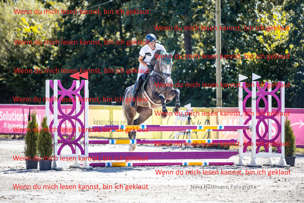 BK1A5407 | Turnierbilder Turnierfotos Nina Hüffmann Turnierfotografie Pferdefotografie Tierzeichnung Haustierzeichnung Pferdezeichnung Hundezeichnung Videograf  - Realisiert mit Pictrs.com