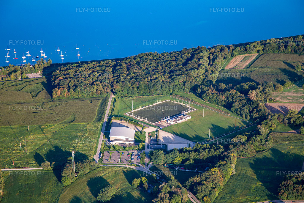 Vue aérienne: POC ARENA Complexe sportif du Langensand Terrain de football du Langensand à Plobsheim dans le département Bas Rhin, France. Photo: IMG_137878.jpg prise le 18/08/2023 par Werner Riehm/FLY-FOTO.euRésolution de l'original: 5099 x 3400 pxHandball | POC Plobsheim Olympique Club de Handball | Alsace