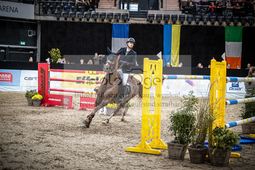 DOS_1686 | Entdecke hochwertige Reitturnierfotos von Foto Oger. Professionell, emotional und authentisch – jetzt Lieblingsmomente im Shop bestellen.Deutschlandweite Turnierfotografie. - Realisiert mit Pictrs.com