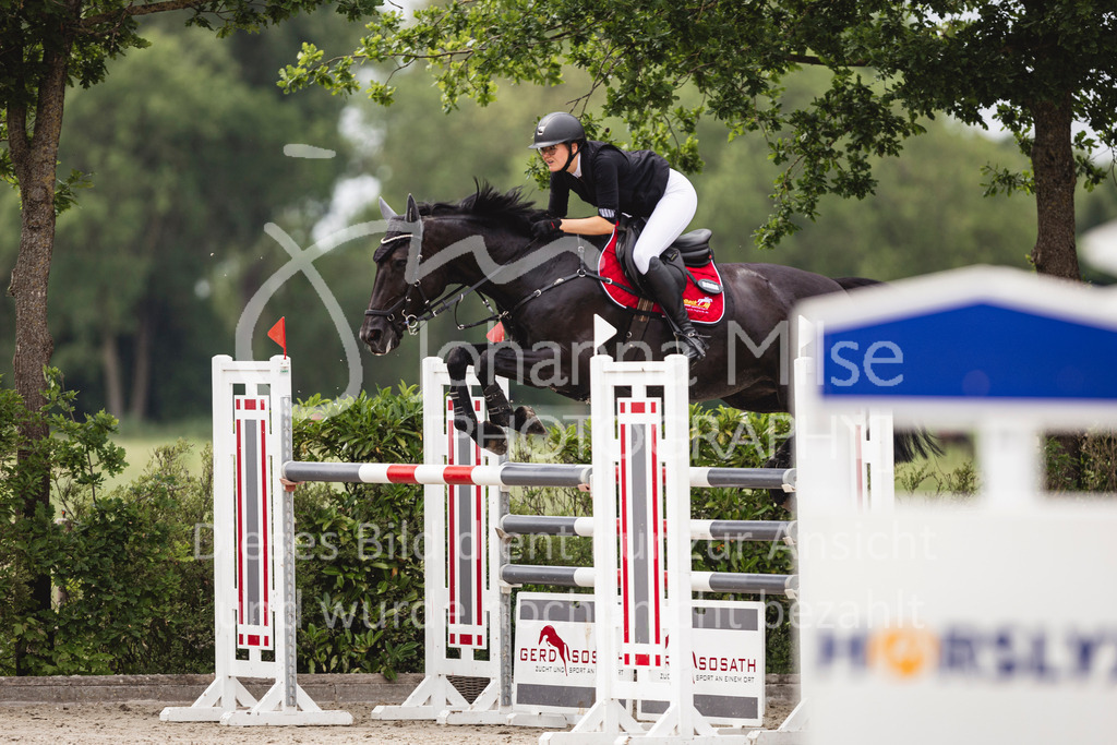 250622_Lemwerder_M2-SprmstAnf-845 | Deine schönsten Turniermomente als professionelle Fotos! Entdecke hochwertige Pferdesport-Fotografie im Online-Shop. Jetzt Fotos finden & bestellen!