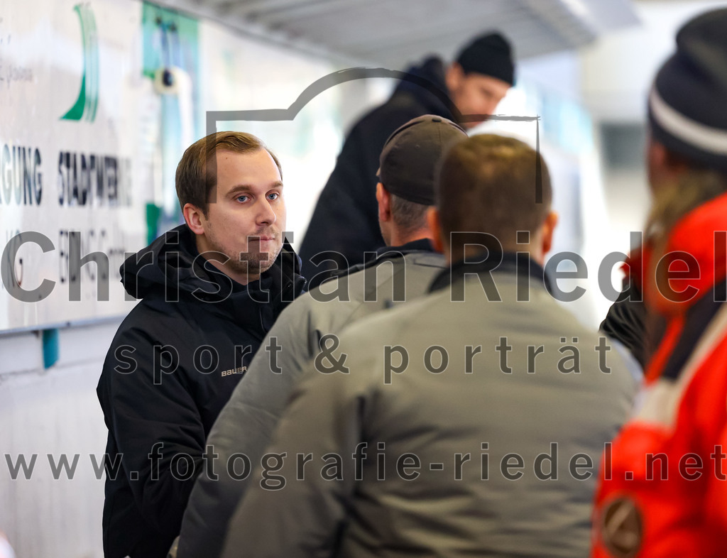 2022-09-25_002_TSV_Erding_gegen_EHC_Klostersee | Erding, Deutschland, 25.09.2022:
Eishockey, Bayernliga 2022 / 2023, Testspiel, TSV Erding gegen EHC Klostersee, Endergebnis: 8:2

Foto: Christian Riedel / fotografie-riedel.net