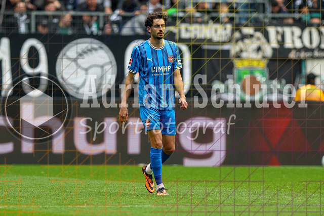 04.04.2026, GER, Fussball, Herren, 1. BL, Saison 2025/2026, Borussia Mönchengladbach - 1. FC Heidenheim | Eren Sami Dinkci (Heidenheim) schaut 