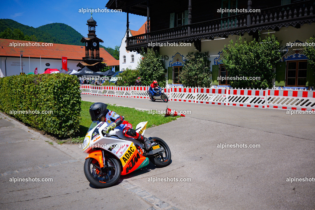 P1036968-2 | Erleben Sie atemberaubende, hochqualitative Fotos Ihrer Fahrt entlang der malerischen Alpenstraßen. Besuchen Sie alpineshots.com, um professionelle Aufnahmen Ihrer unvergesslichen Reise zu finden und zu kaufen - Realisiert mit Pictrs.com