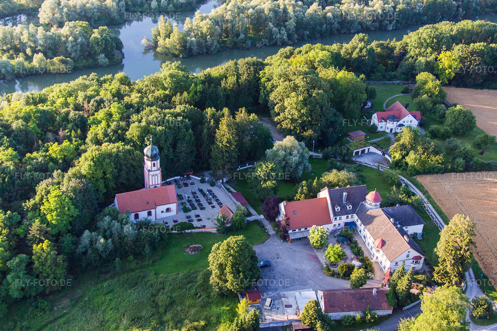 Luftbild: Friedhof in der Bauerngasse im Ortsteil Oberframmering in Landau im Bundesland Bayern in Deutschland. Foto: IMG_090347.jpg vom 01.07.2016 durch Werner Riehm/FLY-FOTO.de