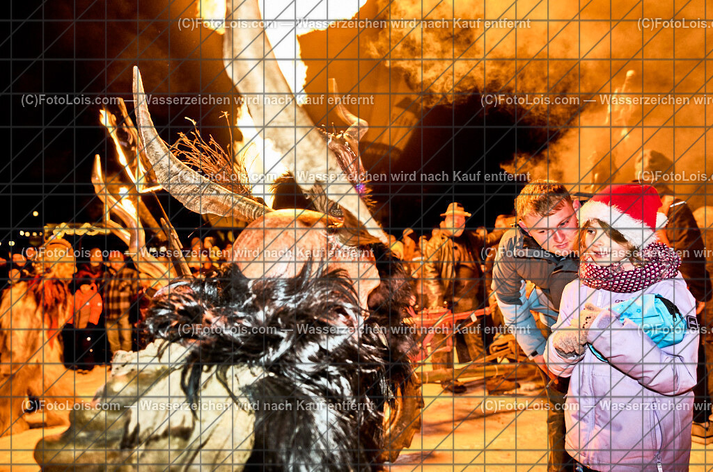 ALP5138_Nacht der Ballone_Gaminger Oetscherteufeln | NACHT DER BALLONE in Lackenhof am Ötscher, Sa 28. Dezember 2024.Mit einer Schauübung der Bergrettung Lackenhof, dem Ballonclub Ötscherland und den Gaminger Ötscherteufeln unter Zusammenarbeit mit der FF Lackenhof, dem Musikverein, dem Pensionistenverband, dem CampingClub, der Schirmbar und Konditorei Czihak, der Fuchswaldhütte und der Pizzeria Venezia, die für die Verköstigung sorgten, sowie der Ötscherliftgesellschaft, der Gemeinde Gaming und dem Ötscher-Tourismusverband.