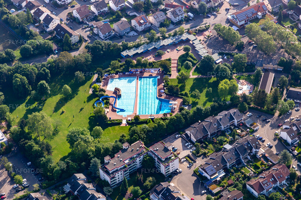 Luftbild: Freibad in Brühl im Bundesland Baden-Württemberg in Deutschland. Foto: IMG_114222.jpg vom 26.05.2019 durch Werner Riehm/FLY-FOTO.de
