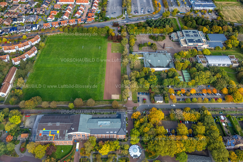 Hamm241015010 | Luftbild, Wiesenfläche am Freiherr-vom-Stein-Gymnasium, Eingangsbereich zum Maximilianpark, Ostwennemarstraße, Uentrop, Hamm, Ruhrgebiet, Nordrhein-Westfalen, Deutschland