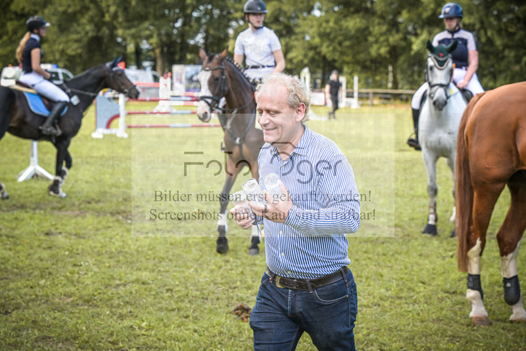 DOS_0153 | Entdecke hochwertige Reitturnierfotos von Foto Oger. Professionell, emotional und authentisch – jetzt Lieblingsmomente im Shop bestellen.Deutschlandweite Turnierfotografie. - Realisiert mit Pictrs.com