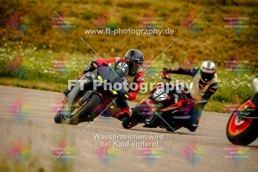 Chambley Juli-0999 | Hier findet Ihr Bilder von Touristenfahrten auf der Nürburgring Nordschleife oder von anderen Veranstaltungen die ich besucht habe. Viel Spass beim Durch Schauen 