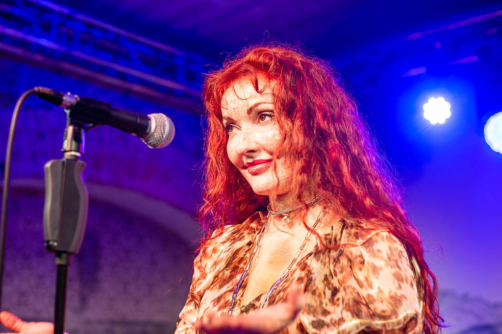 Maria Markesini Konzert | Maria Markesini meets Klazz Brothers im Forte Belvedere Leisnig zum Festival Hallo Leisnig 2022. - Realisiert mit Pictrs.com