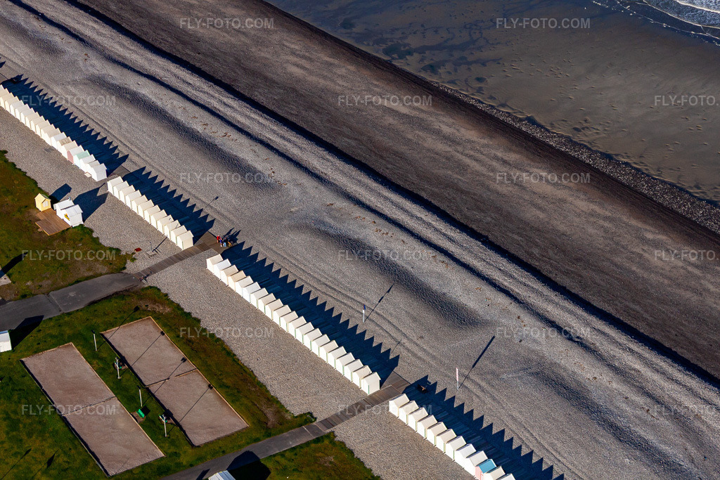 Aerial view: Beach huts of Cayeux in Cayeux-sur-Mer in the state Somme, France.Photo: IMG_70922.jpg taken on 08/24/2014 by Werner Riehm/FLY-FOTO.comResolution of the original: 4752 x 3168 px