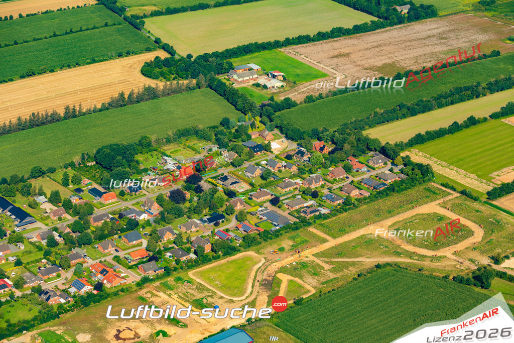 Bauplatz Grundstück Ladelund Bild- Das Luftbild wurde 2025 vom UL-Flugzeug heraus erstellt ( keine Drohne bzw. Drohnenaufnahme ) - Hochauflösende Luftaufnahme -Nicht vergleichbar mit Google Maps oder Satelittenbilder- Die Geschenkidee !Mit Lizenz und Bildrechte bestellbar - CC