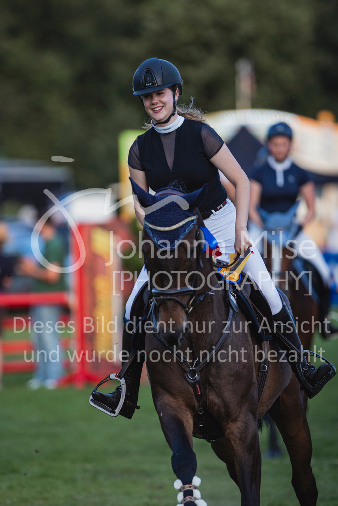 240719_LC_Mannschaft-772 | Deine schönsten Turniermomente als professionelle Fotos! Entdecke hochwertige Pferdesport-Fotografie im Online-Shop. Jetzt Fotos finden & bestellen!
