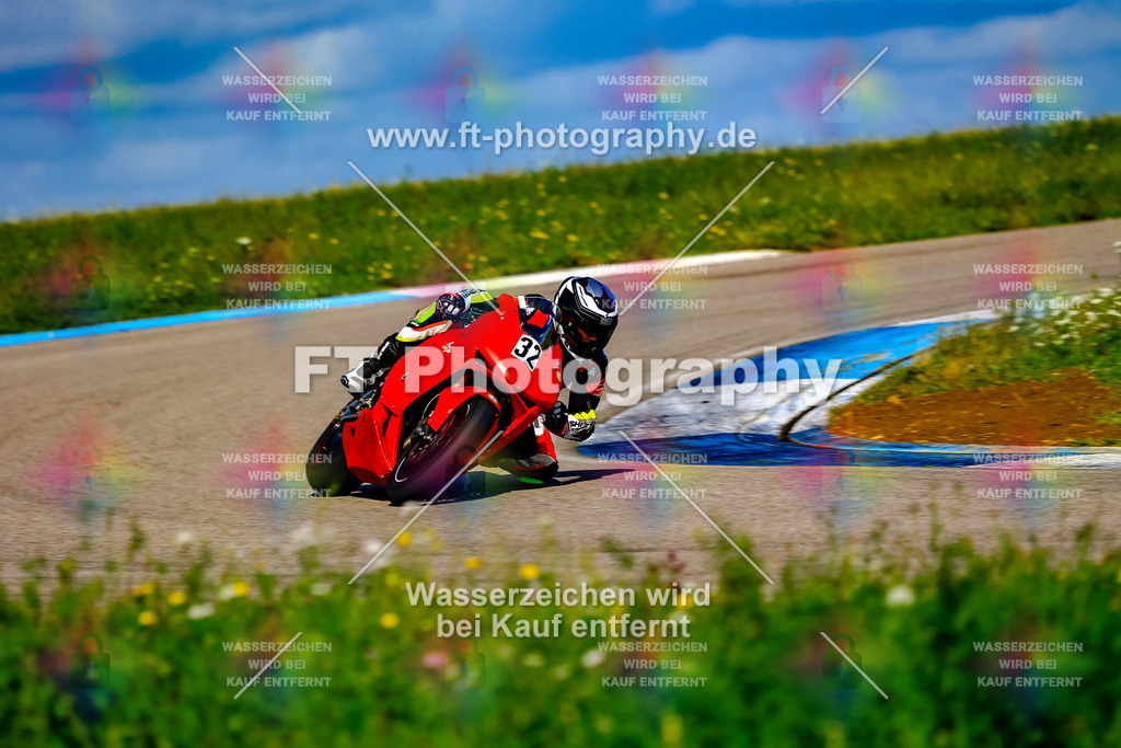 032-5341 | Hier findet Ihr Bilder von Touristenfahrten auf der Nürburgring Nordschleife oder von anderen Veranstaltungen die ich besucht habe. Viel Spass beim Durch Schauen 