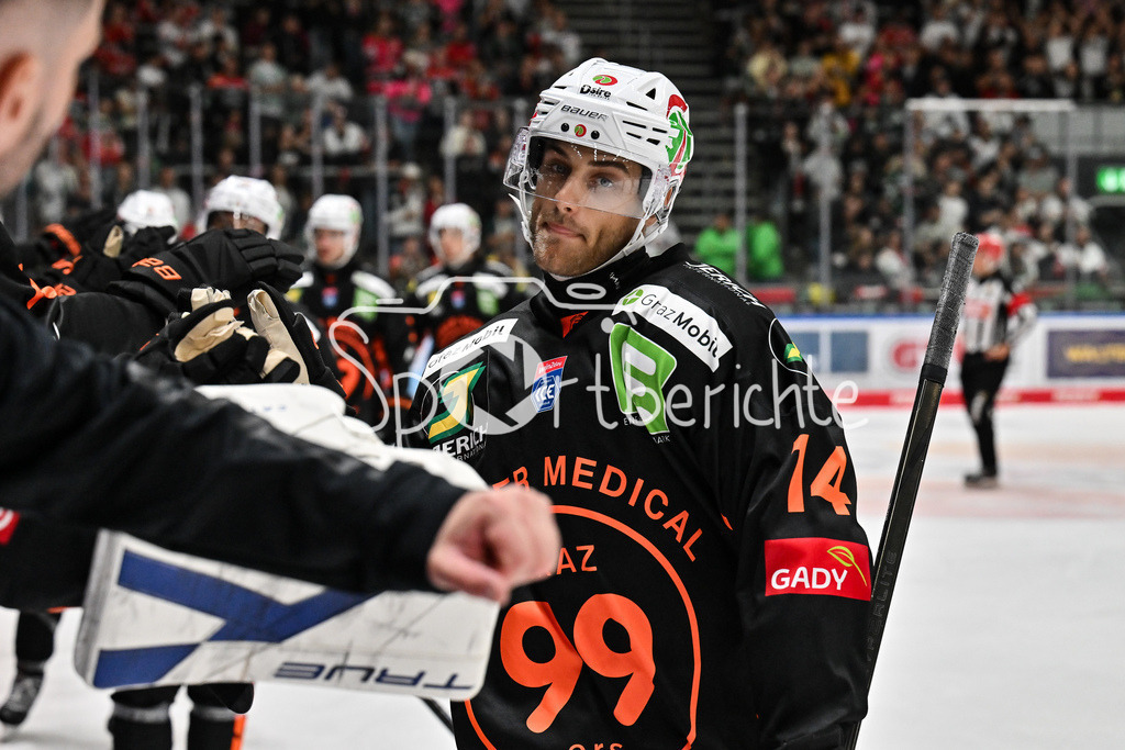 Augsburger Panther - Moser Medical Graz99ers | Jubel der Grazer nach dem Treffer zum 1-2 durch Kilian ZÜNDEL (Graz99ers 14) / Tor / Torschuetze / Freude / Happy / Testspiel: Augsburger Panther - Moser Medical Graz99ers; Curt Frenzel Stadion am 31.08.2025
