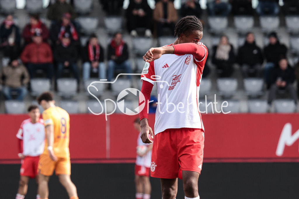 FC Bayern München U19 - TSG 1899 Hoffenheim U19 | Jonah KUSI-ASARE (FCB #9) in Aktion ( Freisteller / Einzelfoto