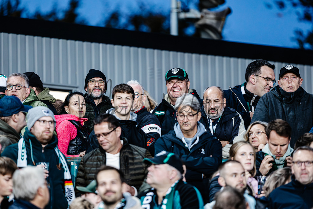 2. Bundesliga, Saison 2024/25, 7. Spieltag: SC Preußen Münster - FC Schalke 04 | Münster, 28.09.2024: 2. Bundesliga, 7. Spieltag, SC Preußen Münster gegen FC Schalke 04 im LVM-Preußenstadion in Münster. Foto: sportfotografie.ms | Markus Paletta - Realisiert mit Pictrs.com