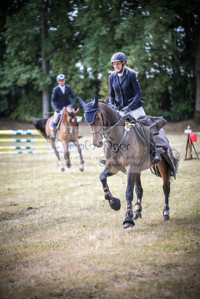 DOS_0061 | Entdecke hochwertige Reitturnierfotos von Foto Oger. Professionell, emotional und authentisch – jetzt Lieblingsmomente im Shop bestellen.Deutschlandweite Turnierfotografie. - Realisiert mit Pictrs.com