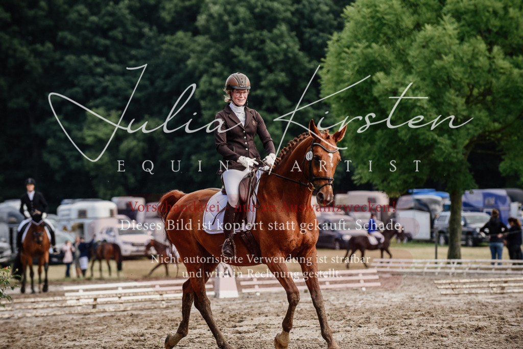DSC_9693 | Pferde- und Turnierfotografie in Westsachsen. Pferdeportraits, Auftragszeichnungen und intuitive Kunst.