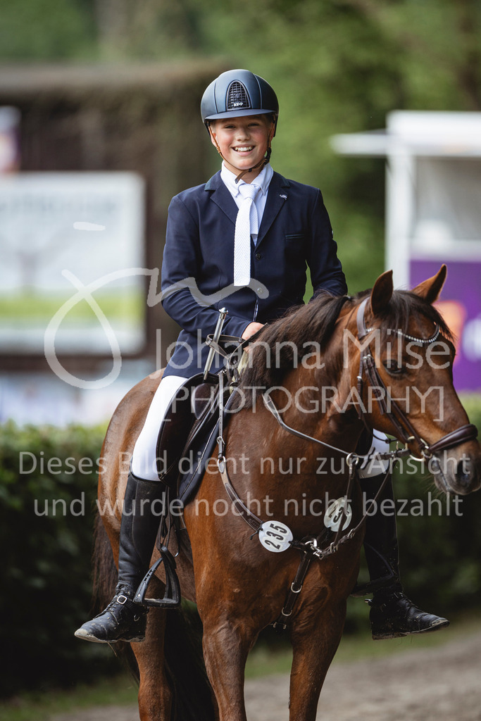 240519_Kalthof_Ponytrophy-146 | Deine schönsten Turniermomente als professionelle Fotos! Entdecke hochwertige Pferdesport-Fotografie im Online-Shop. Jetzt Fotos finden & bestellen!