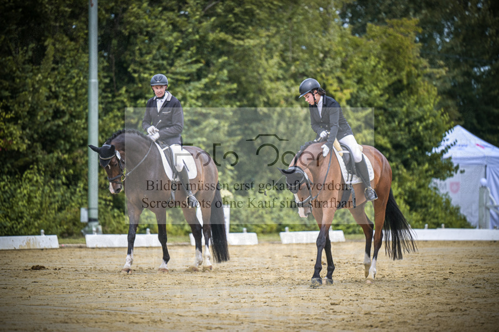 DOS_1467 | Entdecke hochwertige Reitturnierfotos von Foto Oger. Professionell, emotional und authentisch – jetzt Lieblingsmomente im Shop bestellen.Deutschlandweite Turnierfotografie. - Realisiert mit Pictrs.com