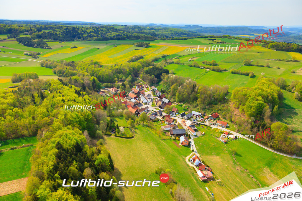Die Luftaufnahme der Stadt Weismain wurde vom UL-Flugzeug heraus erstellt ( keine Drohne )- hohe Auflösung für beste Qualität