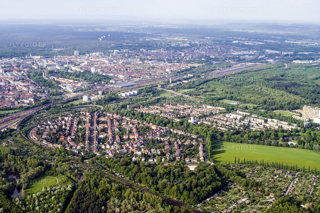 Luftbild: Ortsansicht von Südwesten im Ortsteil Weiherfeld-Dammerstock in Karlsruhe im Bundesland Baden-Württemberg in Deutschland. Foto: IMG_1934.jpg vom 14.05.2006 durch Werner Riehm/FLY-FOTO.de