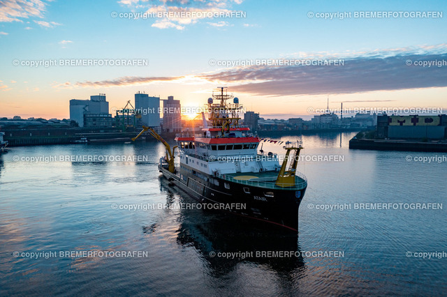 DJI_0057 | 30.09.2022 Drohnenaufnahmen Dt. Schifffahrtstag 2022 Bremen Wendebecken / Weser