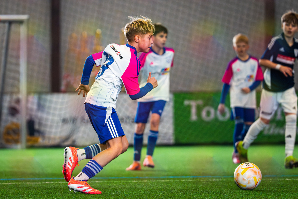 _BLR9928 | Professionelle Fußball- und Sportfotografie. Spielbilder online ansehen und kaufen – Einzelbilder oder komplette Galerien in hoher Qualität. - Realisiert mit Pictrs.com