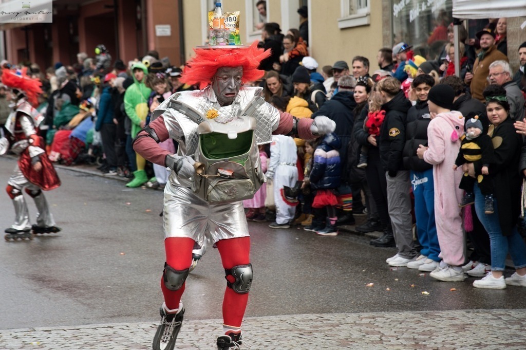 Fasnacht _24-109-RA | Fotoblog Schwarzwald, Foto Blog Wiesental, Pfaffenberg, Winterzauber, Zeller Bergland, Zell im Wiesental, Fotoblog Wiesental, Landschaftsfotos, Bilder Wiesental, Natur, Naturbilder, Fastnacht, Zeller Fastnacht, Zeller Fasnacht, Zeller Bergland, Belchen, - Realisiert mit Pictrs.com
