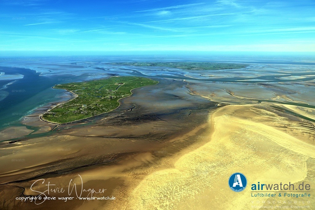 Halligen-Inseln-Weltnaturerbe-Wattenmeer-Mai-23-airwatch-wagner-240A3023 | Entdecken Sie atemberaubende Luftbilder und Fotografien auf airwatch.de - Tauchen Sie ein in eine Welt voller faszinierender Aufnahmen aus der Vogelperspektive.