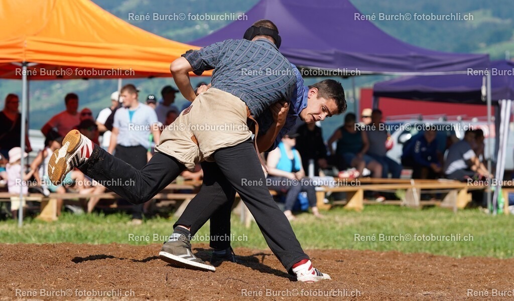 1 | René Burch leidenschaftlicher Fotograf aus Kerns in Obwalden.  Hier finden sie Sport, Landschaft und Natur Fotografie.
 - Realisiert mit Pictrs.com