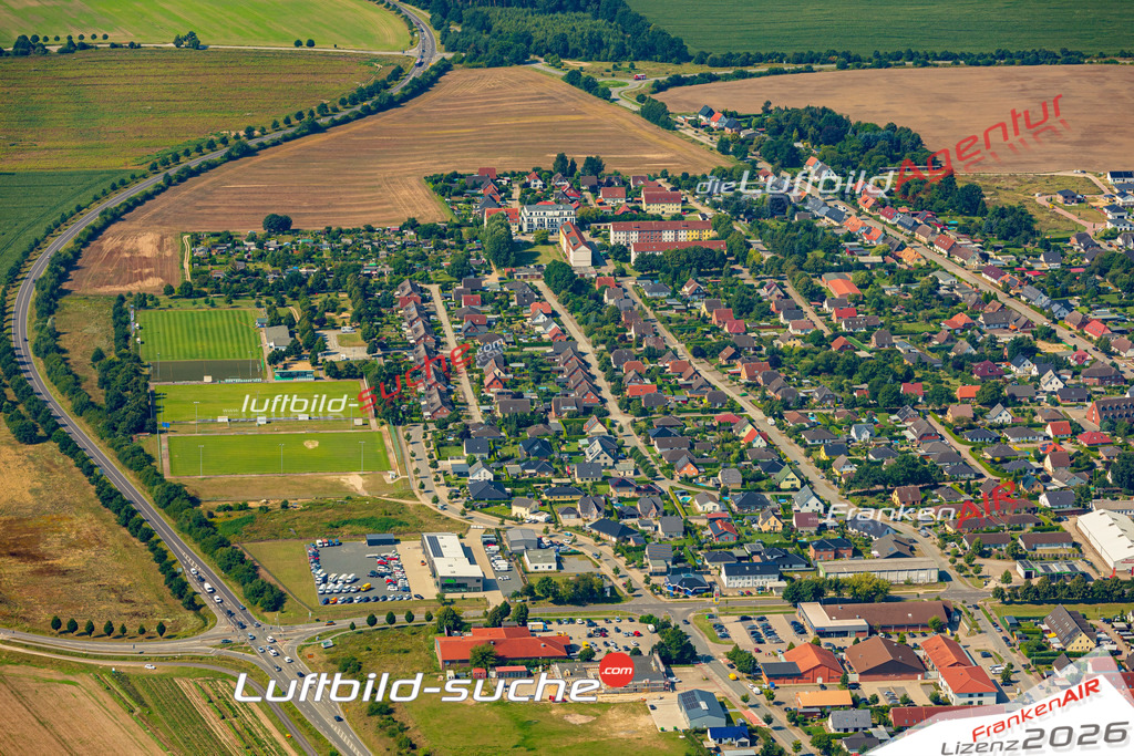 Neue Luftbildaufnahme der Stadt Pampow - Das Luftbild wurde 2025 vom UL-Flugzeug heraus erstellt ( keine Drohnenaufnahme ) - Hochauflösende Luftaufnahme - für Wandbilder und großformatige Ausdrucke geeignet. Das besondere Geschenk!Hier alle&nbsp;Infos zur Lizenzierung der LuftaufnahmeWir fliegen auch dieses Jahr wieder in Ihre Region um Luftbilder zu erstellen.- Luftbild anfragen