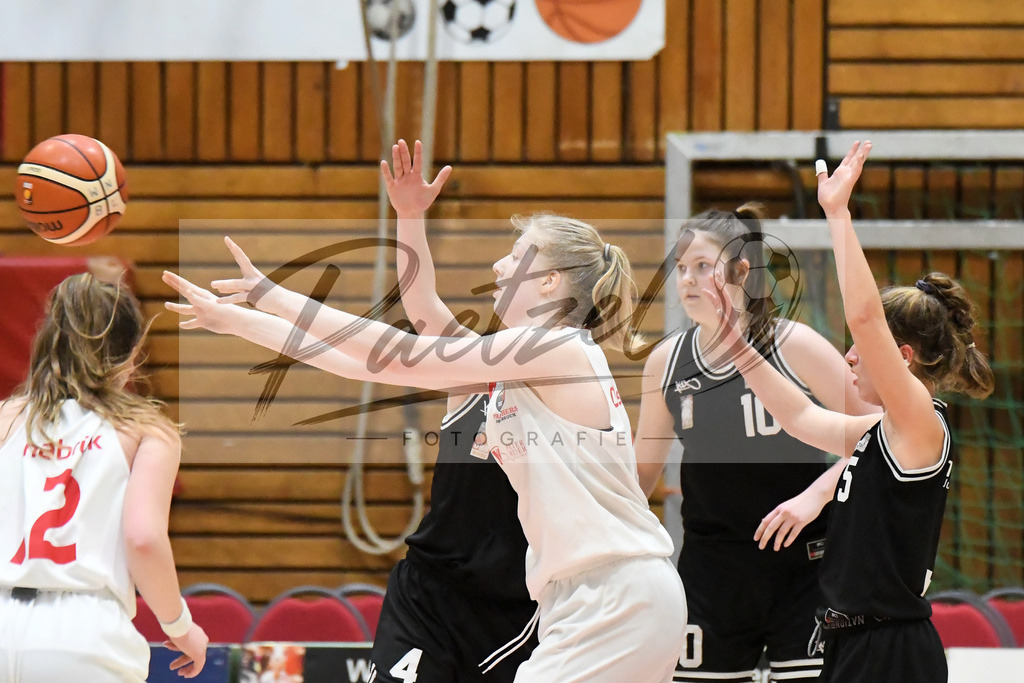 20200126_OSCTGN_0052 | Basketball, Juniorinnen: Frieda Bühner (OSC Junior Panthers) in Aktion, am Ball, Einzelaktion beim Spiel der WNBL zwischen OSC Junior Panthers vs. TG Neuss Junior Tigers am 26.01.2020 im Panthers Dome in Osnabrück, Deutschland.(Foto von Nico Paetzel) - Realisiert mit Pictrs.com