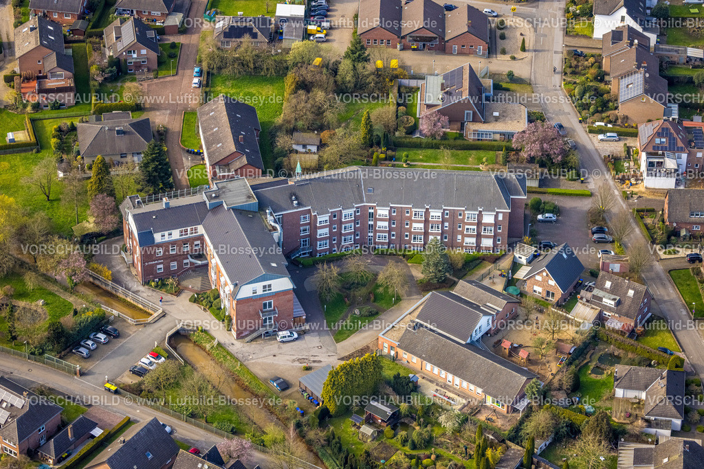 Isselburg240313735 | Luftbild, St. Elisabethaus Seniorenheim, Kindergarten Kita St.Bartholomäus, Isselburg, Nordrhein-Westfalen, Deutschland