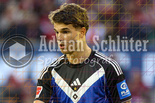 1. FC Köln vs Hamburger SV - 1. Bundesliga  | Köln, Deutschland, 02.11.25:   Luka Vuskovic (Hamburger SV) gestikuliert, Gestik waehrend des Spiels der Bundesliga zwischen  1. FC Köln vs Hamburger SV in der RheinEnergieStadion(Foto von Brauer-Fotoagentur / Adrian Schlueter)