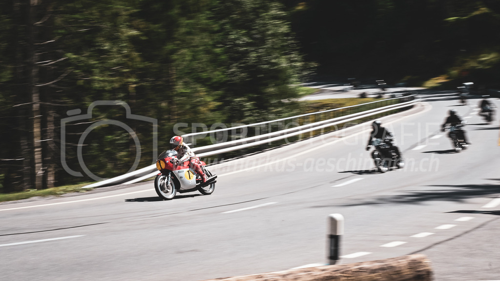 19. Arosa ClassicCar 2023 - 2. September 2023 | 19. Arosa ClassicCar 2023
Arosa, Schweiz
Agostini Giacomo aus Bergamo mit der Startnummer 1 auf einer MV Agusta 500 Dreizylinder, Jahrgang 1967, in der Klasse Motorräder.
@arosaclassiccar, @arosa.official, #arosaclassiccar, #arosa, #76curves, #classiccar
Bild: Sportfotografie Markus Aeschimann | www.markus-aeschimann.ch - Realisiert mit Pictrs.com