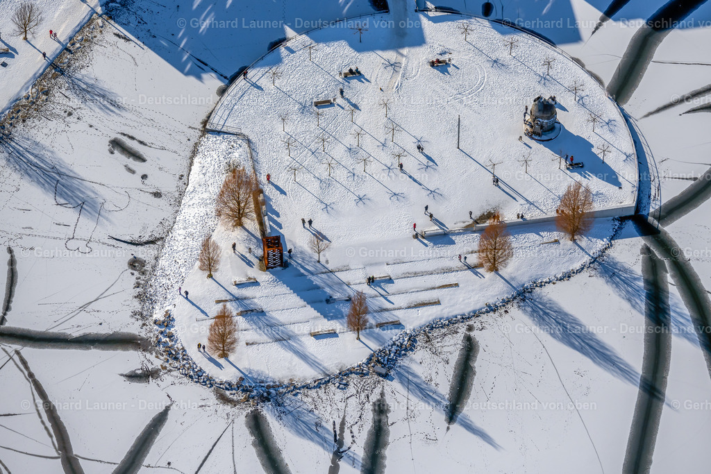 4043863 | Kulturinsel auf dem mit Eis bedeckten Phönixsee, Dortmund