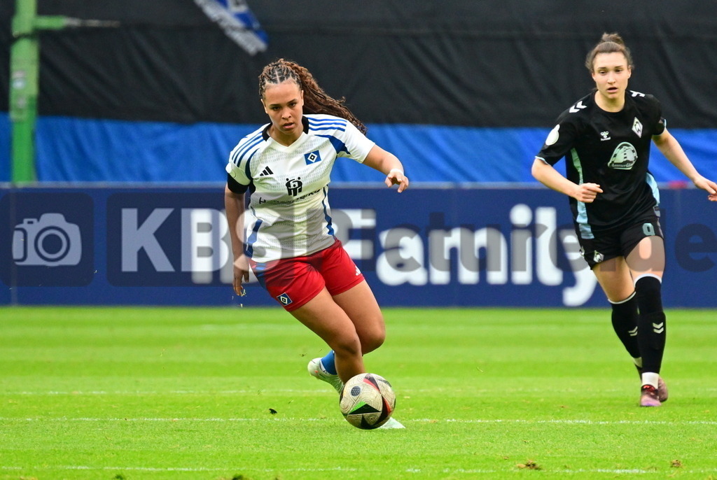 KBS Picture_HSV-Bremen_Frauen_037 | Baum Lisa (HSV Frauen) ,Sportplatz :  Volksparkstadion, - Realisiert mit Pictrs.com