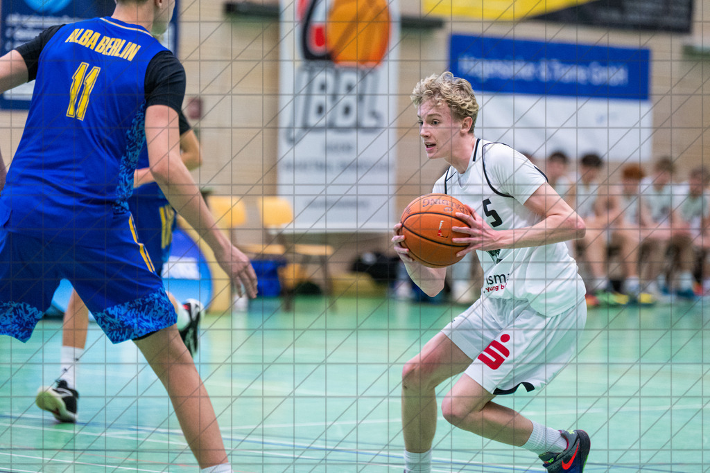 JBBL Relegation Gruppe 1 25/26 | Spieltag 12 | Charisma Young Bulls vs. SG Alba Wiesel Berlin | 18.01.26: JBBL Relegation Gruppe 1 25/26 | Spieltag 12 | Charisma Young Bulls vs. SG Alba Wiesel Berlin / Osnabrück / Deutschland  //   CREDIT:www.bullenfotos.de, Martin König, Hörner Weg 40, D-49078 Osnabrück, +4917663732967 // Nutzung und Weitergabe nur zu den vereinbarten Zwecken. Presseanfragen an Ersteller. Alle Rechte beim Ersteller. Honorierung nach MFM. - Realisiert mit Pictrs.com
