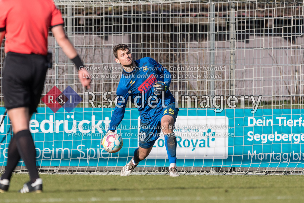 Fußball, Saison 2022/23, Regionalliga Nord, FC St. Pauli II - SV Atlas Delmenhorst, Edmund-Plambeck-Stadion (Norderstedt), 19.02.2023, 25. Spieltag | Eike Bansen (#25, SVA Delmenhorst, Torwart)
