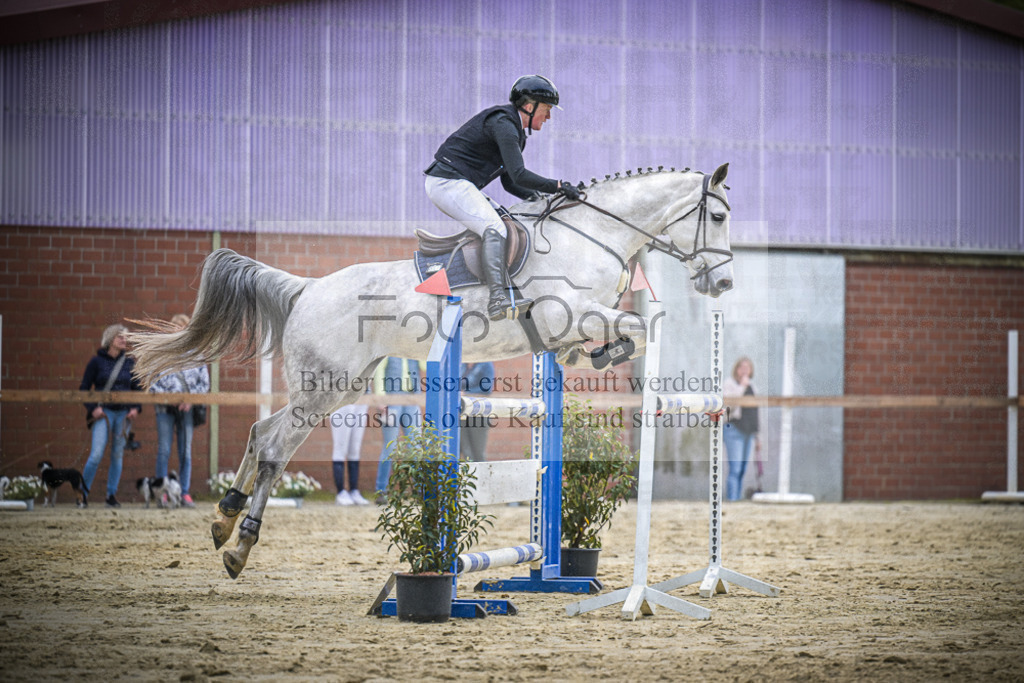 DOS_2167 | Entdecke hochwertige Reitturnierfotos von Foto Oger. Professionell, emotional und authentisch – jetzt Lieblingsmomente im Shop bestellen.Deutschlandweite Turnierfotografie. - Realisiert mit Pictrs.com