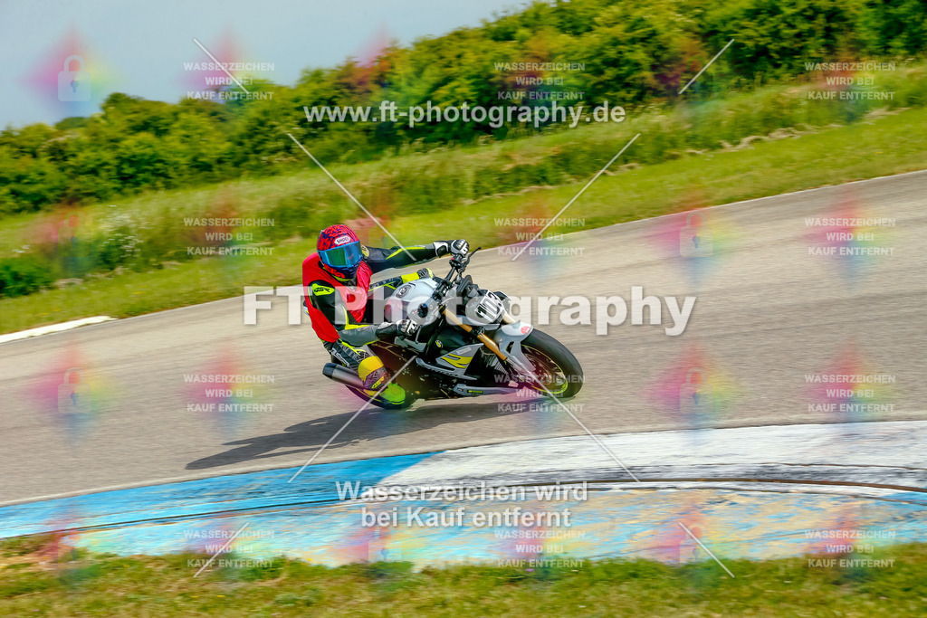 _MOT1104 | Hier findet Ihr Bilder von Touristenfahrten auf der Nürburgring Nordschleife oder von anderen Veranstaltungen die ich besucht habe. Viel Spass beim Durch Schauen 