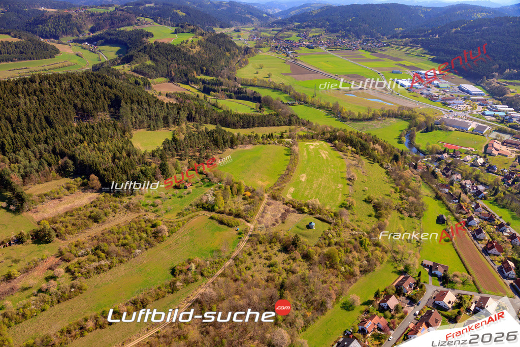Die Luftaufnahme der Stadt Marktrodach wurde 2017 vom Flugzeug heraus erstellt ( keine Drohne )- hohe Auflösung für beste Qualität