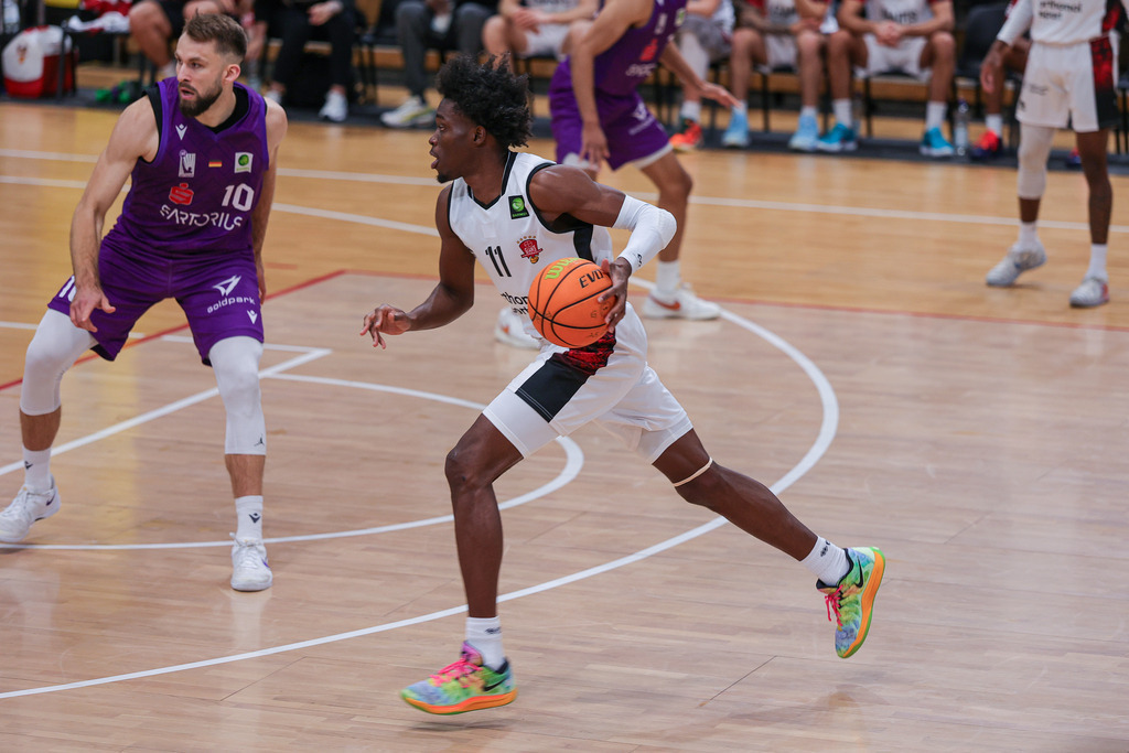 Pro A BAYER GIANTS vs BG Göttingen-101 | Fotos von Basketballspielen aus dem Raum NRW fotografiert von Gero Mueller-Laschet und Daniel Schaefer - Realisiert mit Pictrs.com